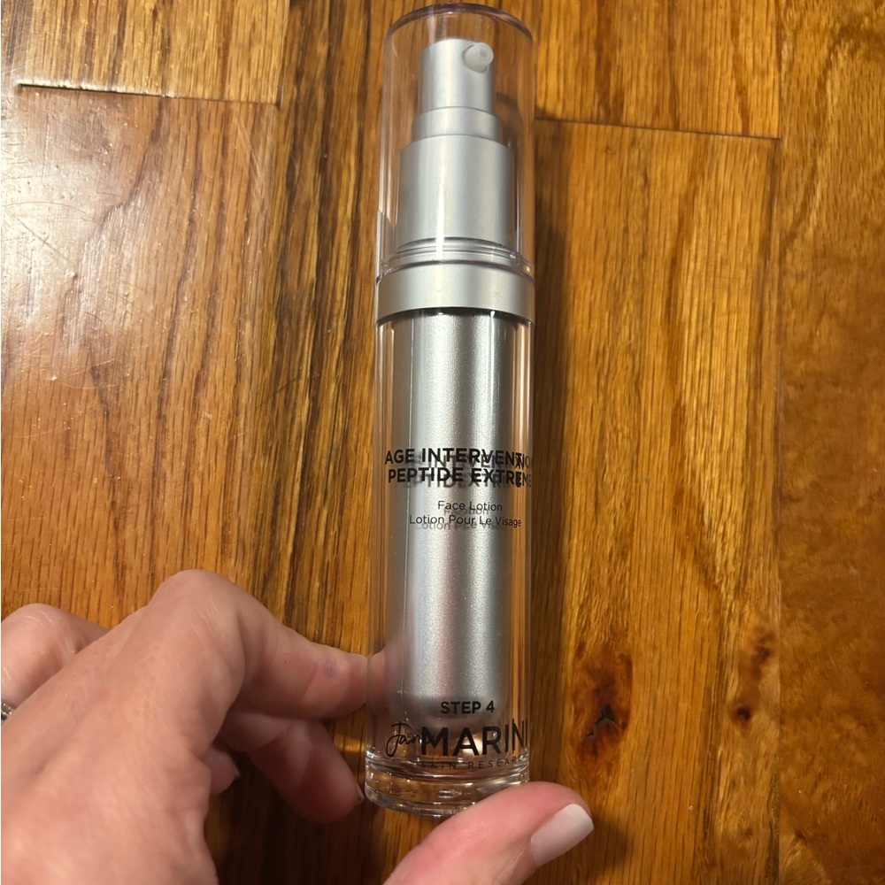 J. Marin Silver Age Intervention Peptide Serum